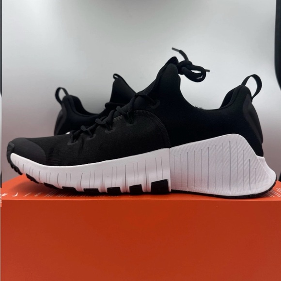 Nike Free Metcon 6 Black White BRAND NEW Multiple Sizes - Picture 6 of 7